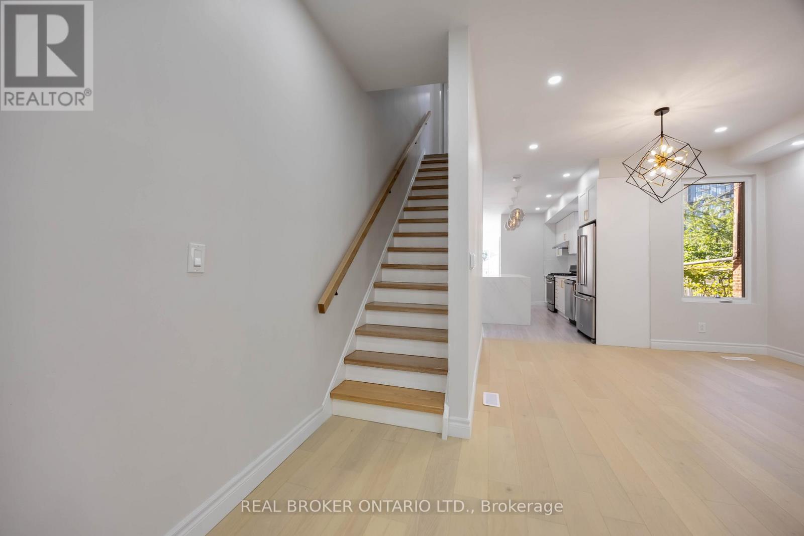 806 Gladstone Avenue, Toronto, Ontario  M6H 3J6 - Photo 34 - W12435713
