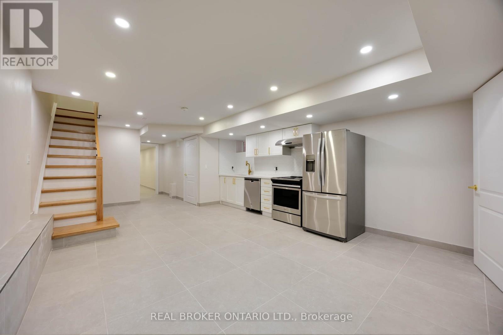 806 Gladstone Avenue, Toronto, Ontario  M6H 3J6 - Photo 26 - W12435713