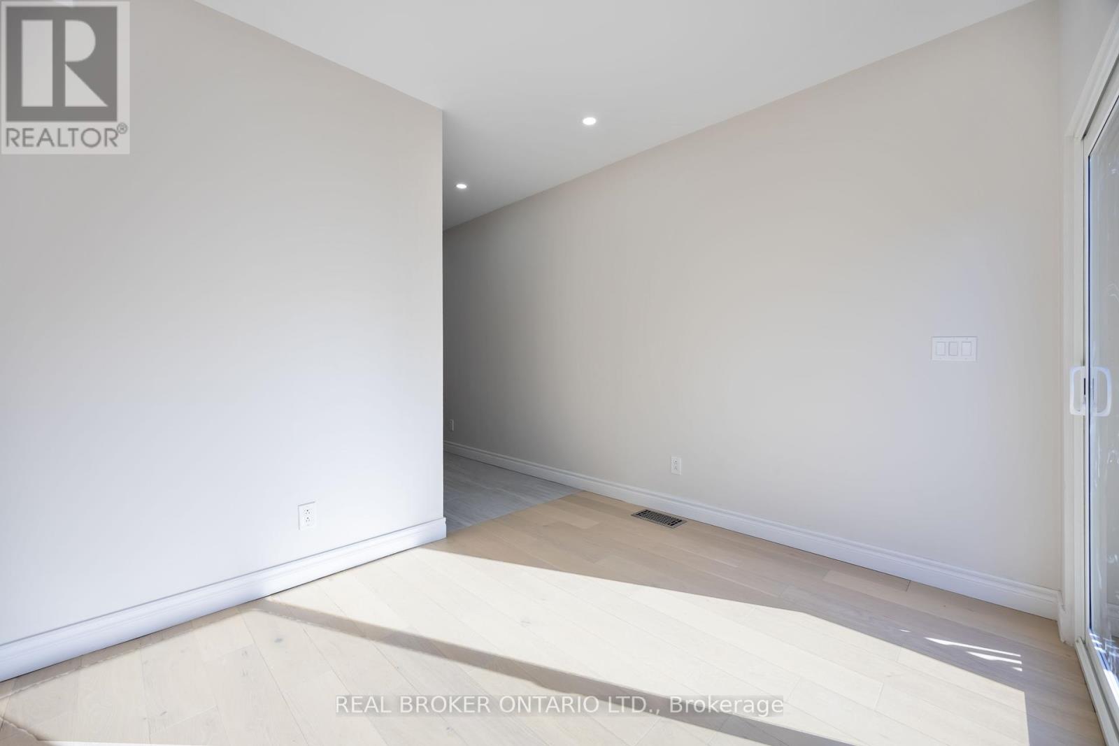 806 Gladstone Avenue, Toronto, Ontario  M6H 3J6 - Photo 22 - W12435713