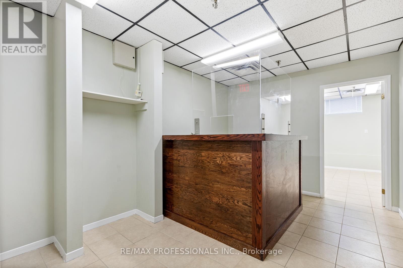 B3 - 4640 Jane Street, Toronto, Ontario  M3N 2K5 - Photo 5 - W12442852