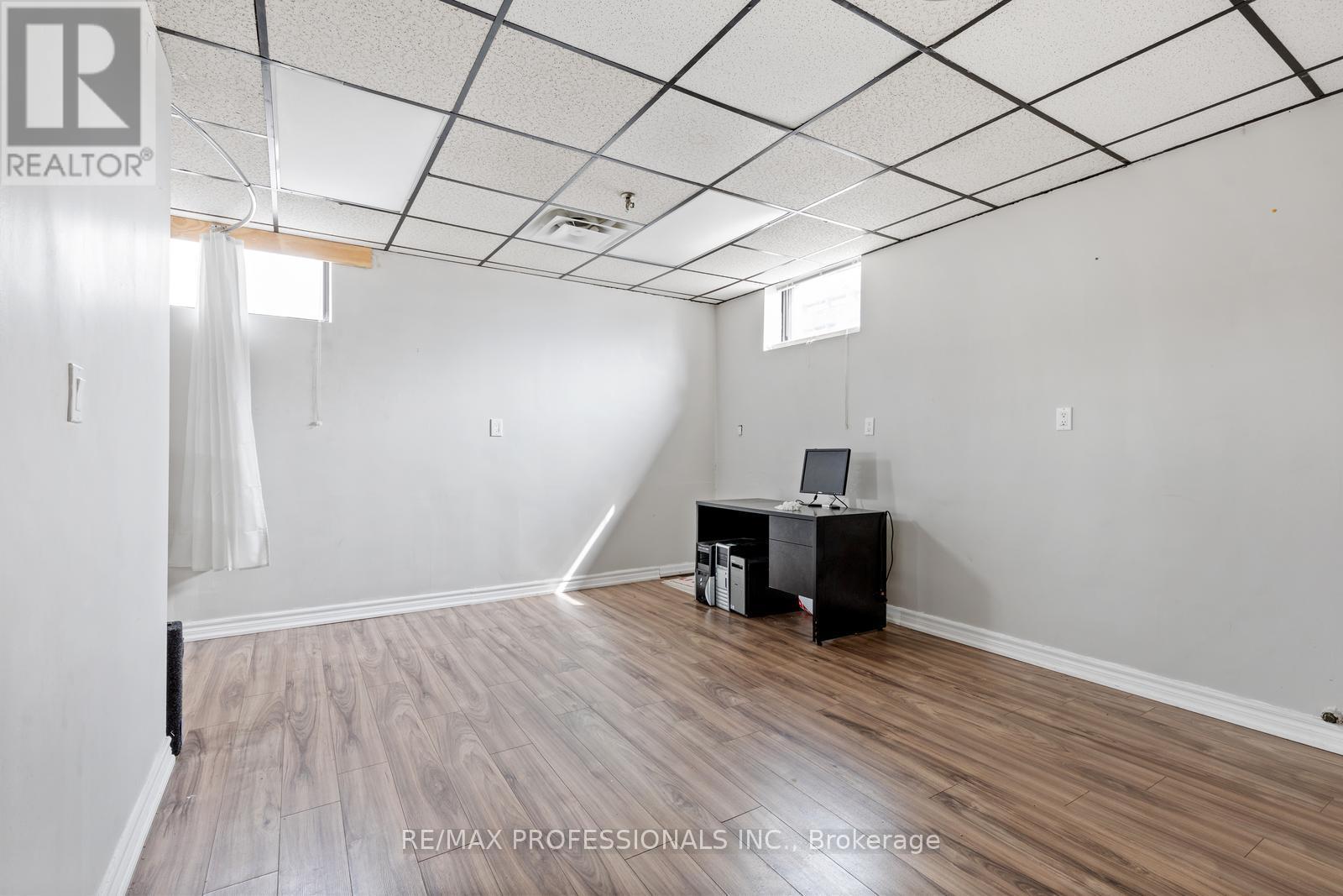 B1 - 4640 Jane Street, Toronto, Ontario  M3N 2K5 - Photo 5 - W12442848