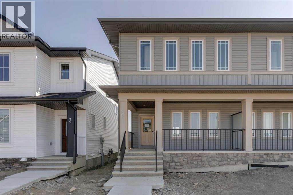 53 Southborough Lane, Cochrane, Alberta  T4C 2S6 - Photo 1 - A2262257