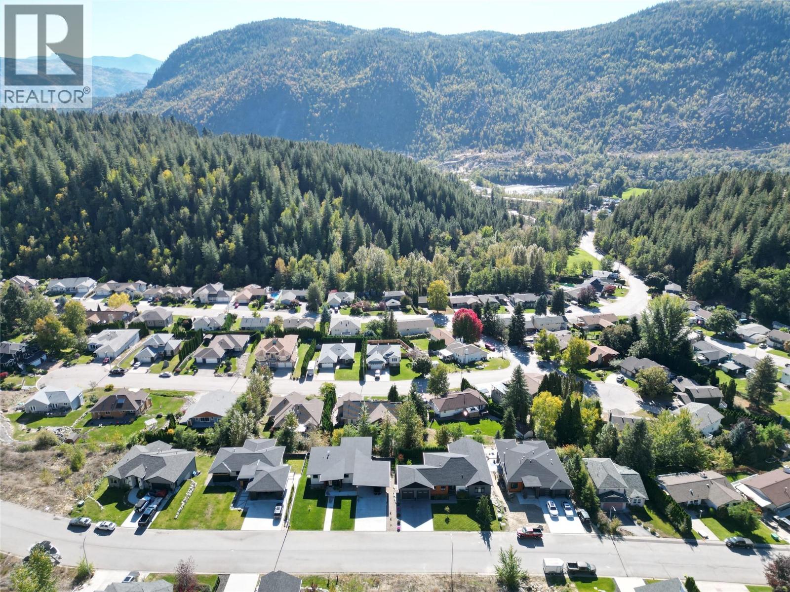 2411 Mcbride Street, Trail, British Columbia  V1R 3A6 - Photo 7 - 10365169