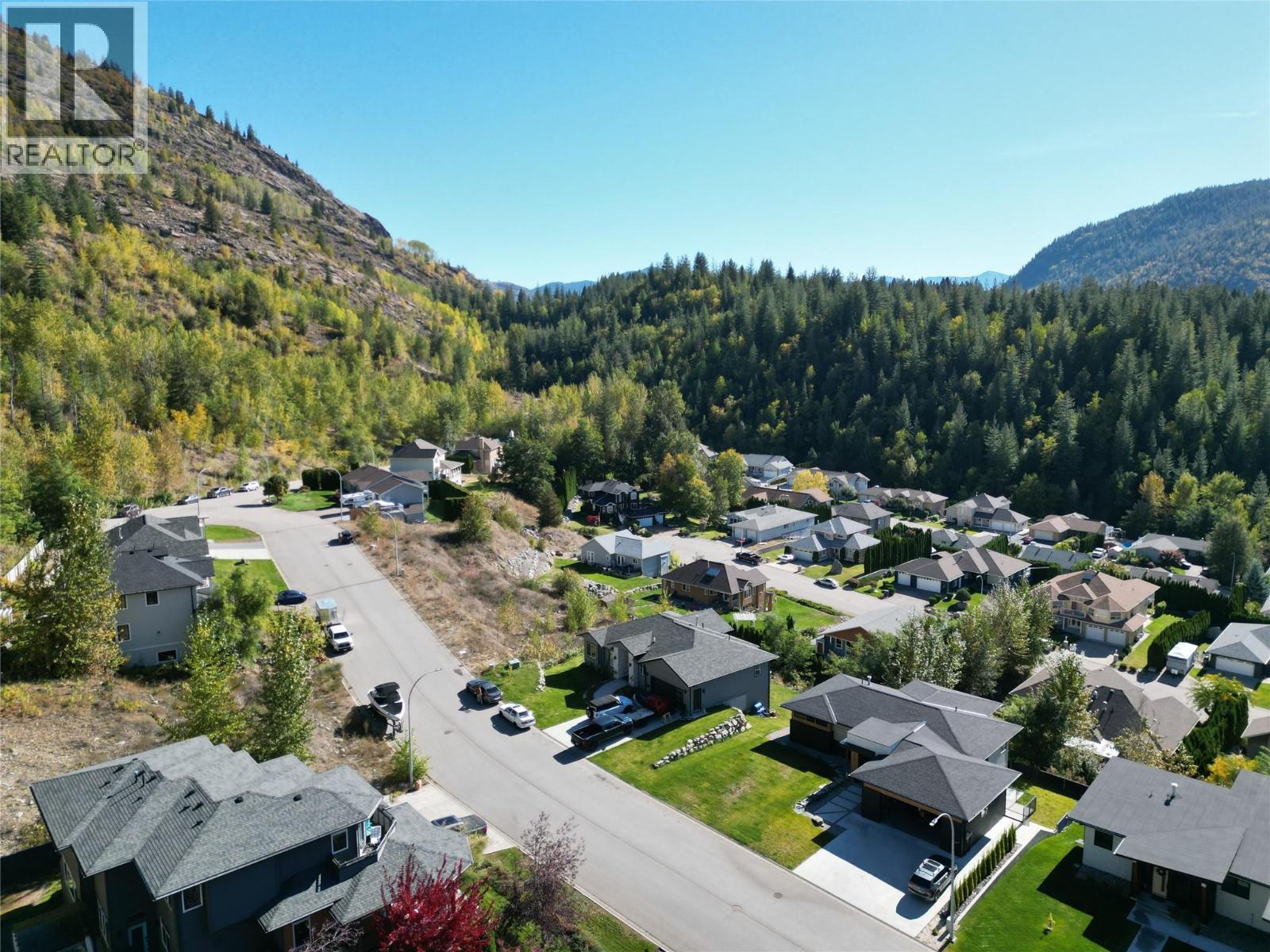 2411 Mcbride Street, Trail, British Columbia  V1R 3A6 - Photo 8 - 10365169