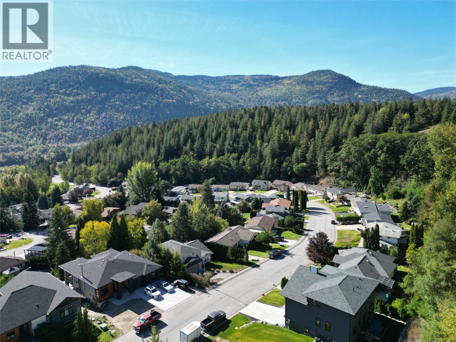 2411 Mcbride Street, Trail, British Columbia  V1R 3A6 - Photo 5 - 10365169