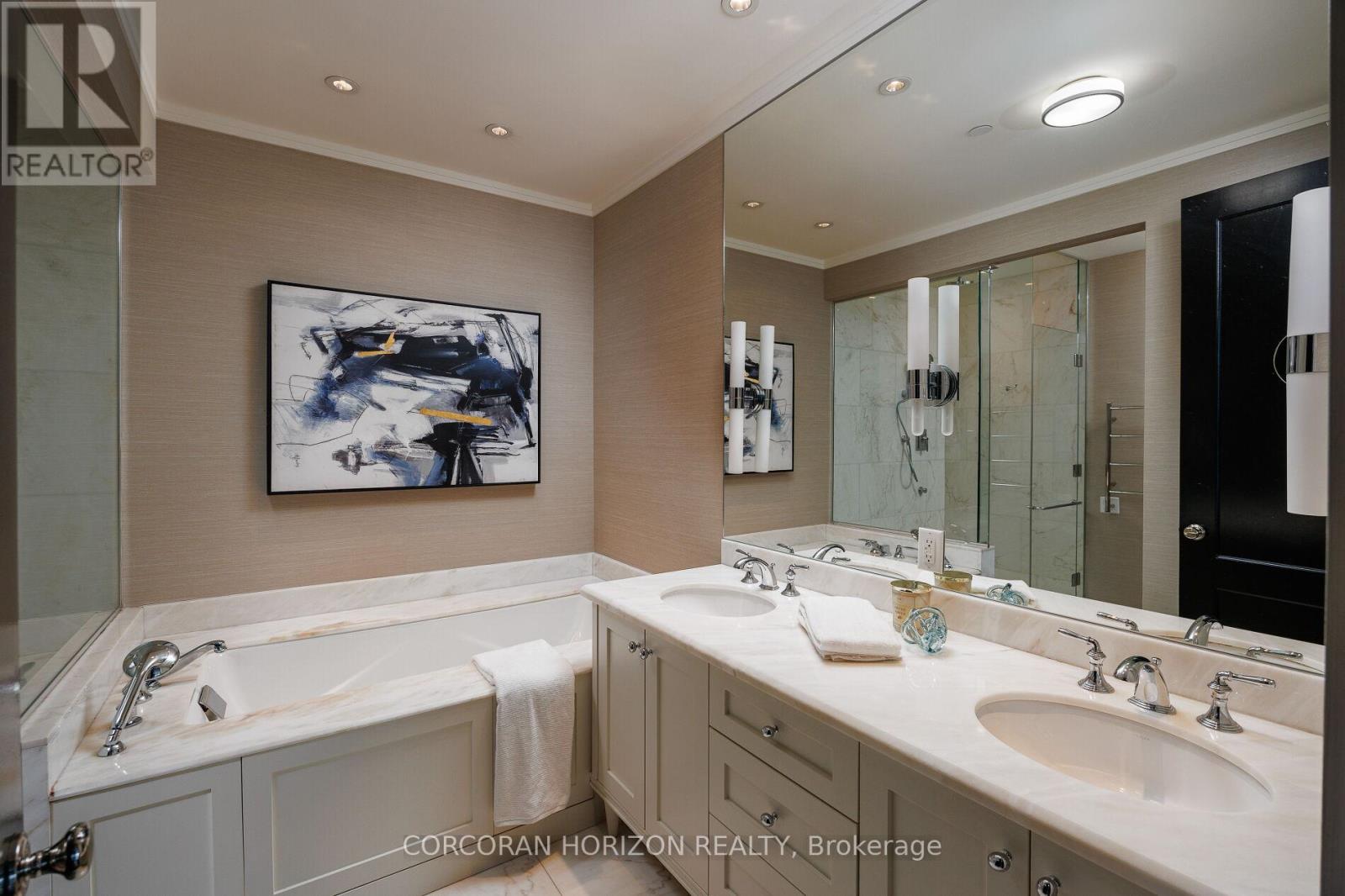 2403 - 183 Wellington Street W, Toronto, Ontario  M5V 0A1 - Photo 28 - C12447989