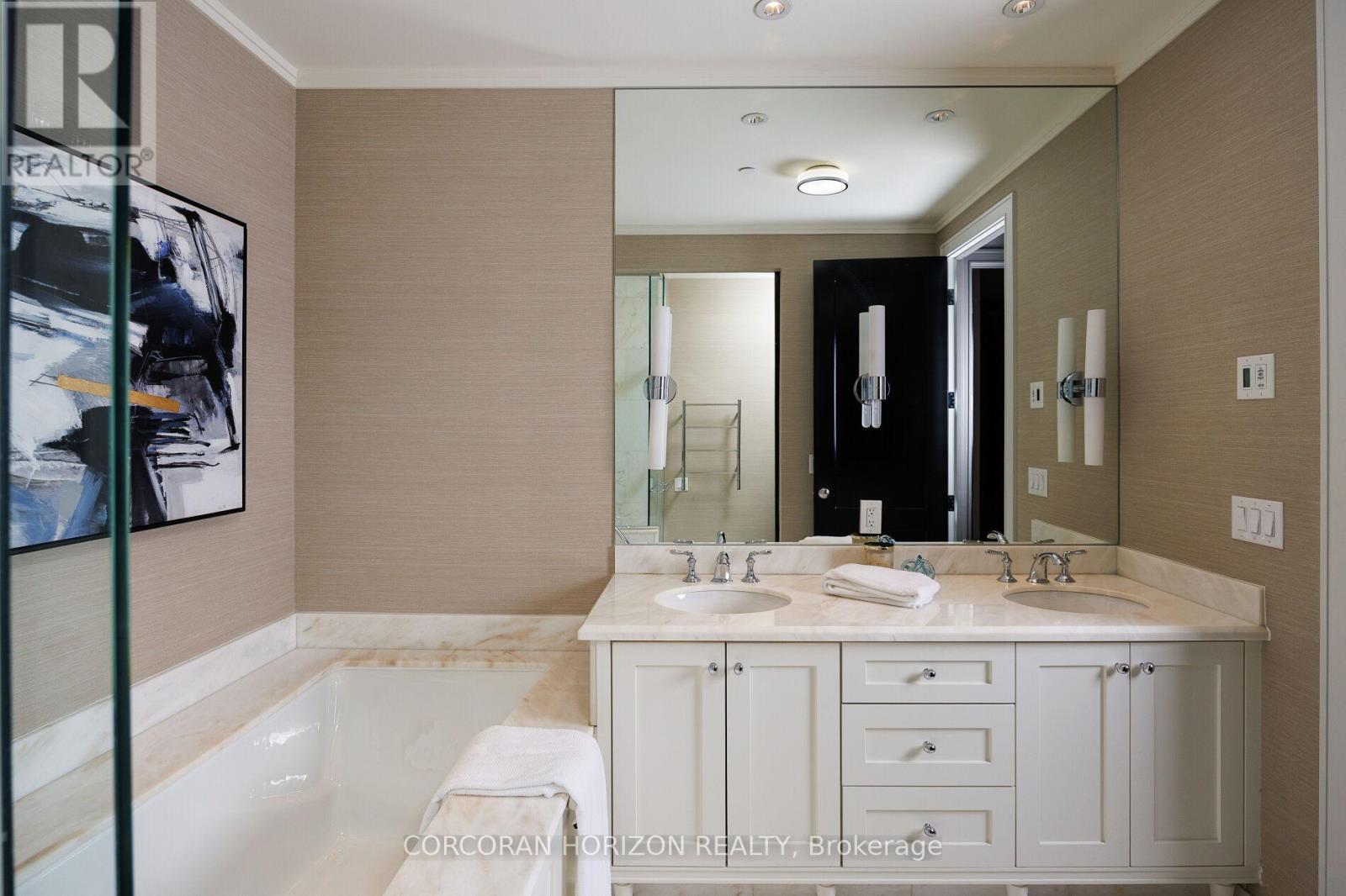 2403 - 183 Wellington Street W, Toronto, Ontario  M5V 0A1 - Photo 30 - C12447989