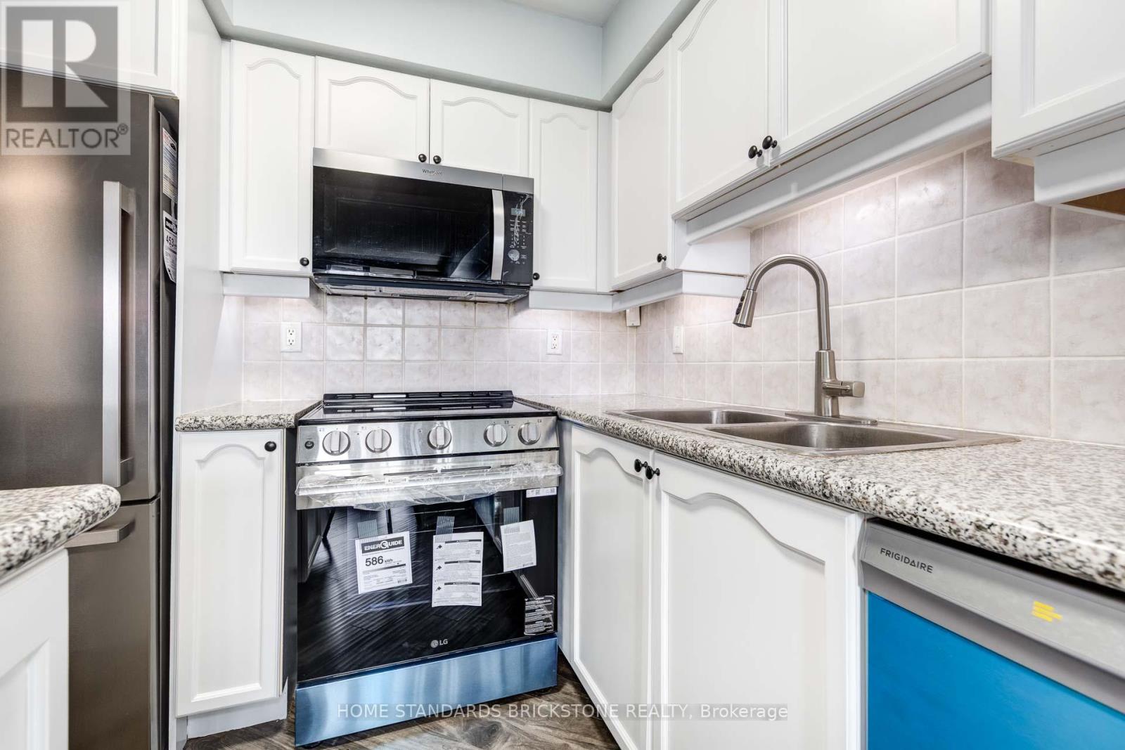 1701 - 78 Harrison Garden Boulevard, Toronto (Willowdale East), Ontario  M2N 7E2 - Photo 5 - C12448009
