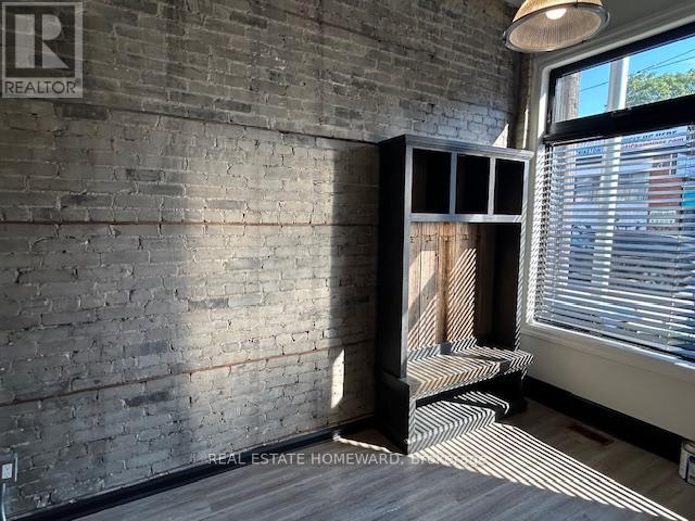 Main - 726 Gerrard Street, Toronto, Ontario  M4M 1Y3 - Photo 4 - E12447970