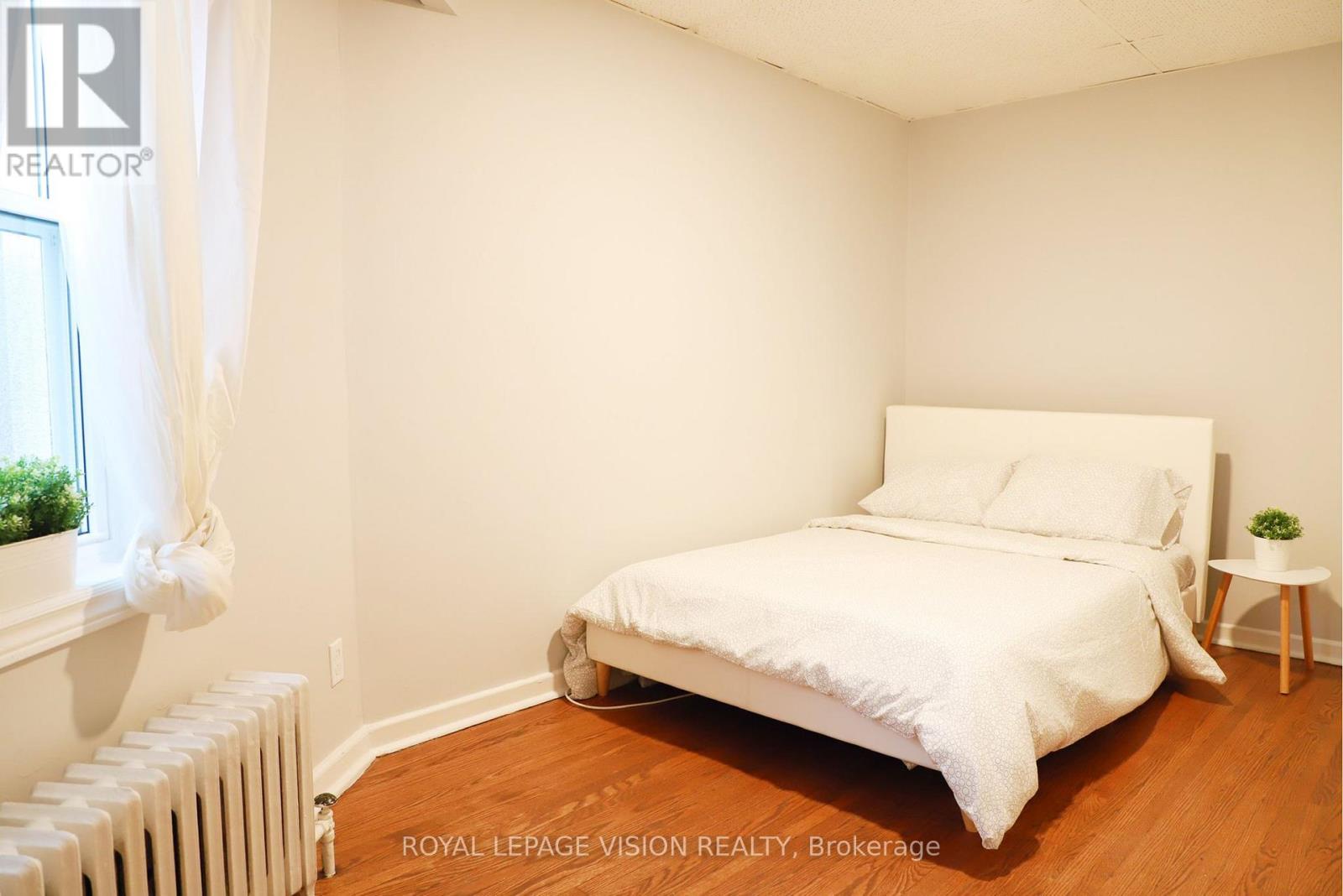 Upper - 1242 Danforth Avenue, Toronto, Ontario  M4J 1M6 - Photo 13 - E12448045