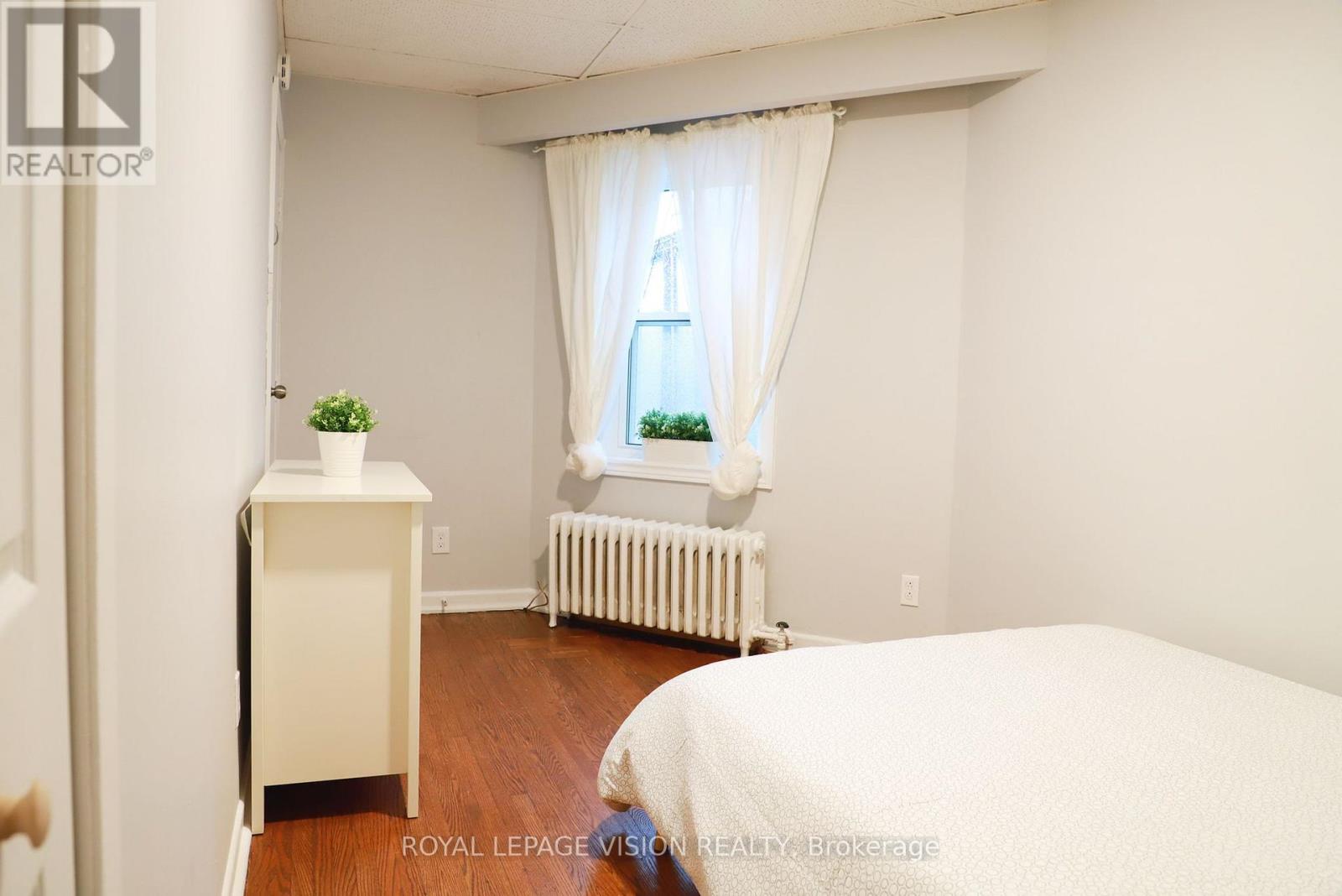Upper - 1242 Danforth Avenue, Toronto, Ontario  M4J 1M6 - Photo 14 - E12448045