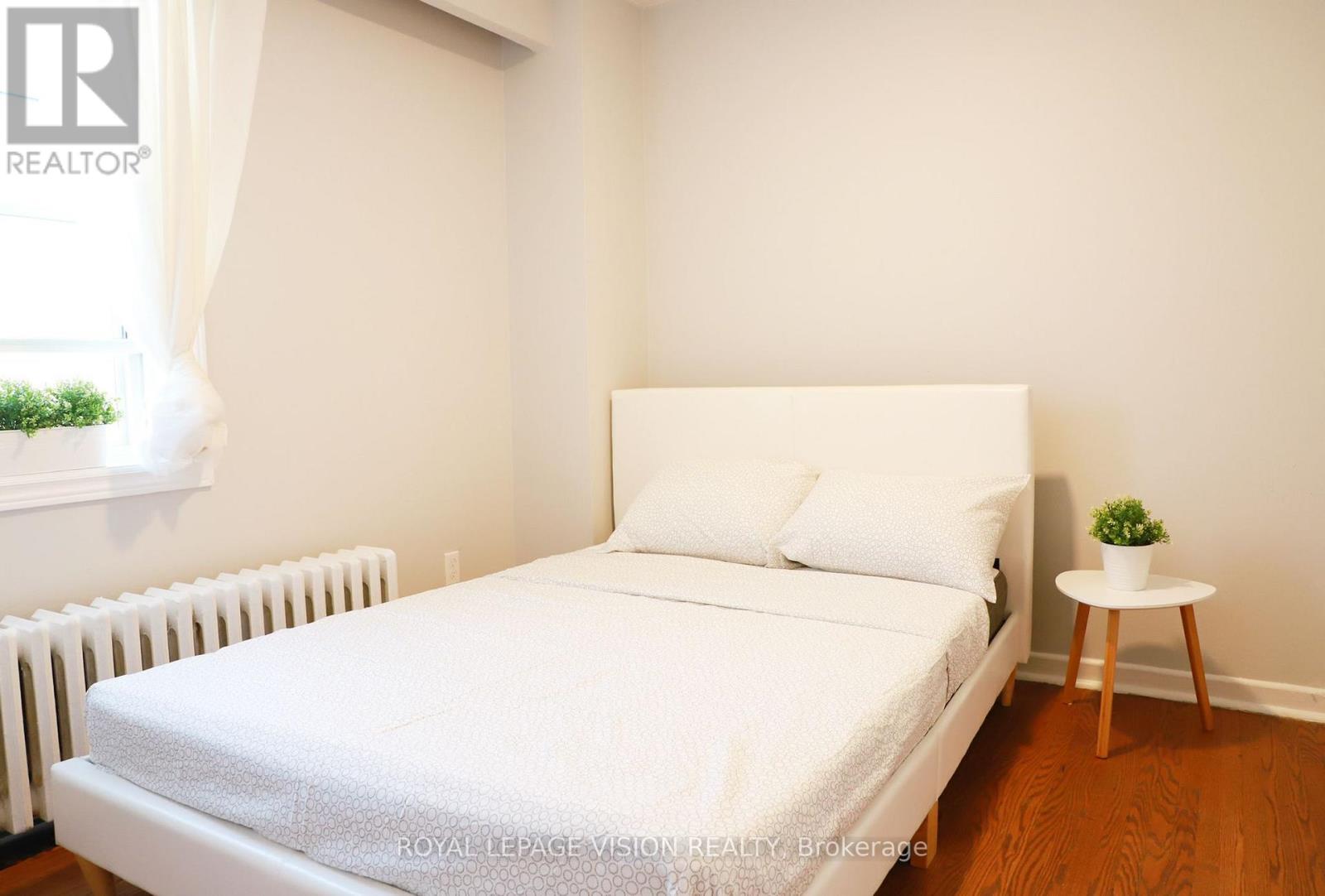 Upper - 1242 Danforth Avenue, Toronto, Ontario  M4J 1M6 - Photo 8 - E12448045