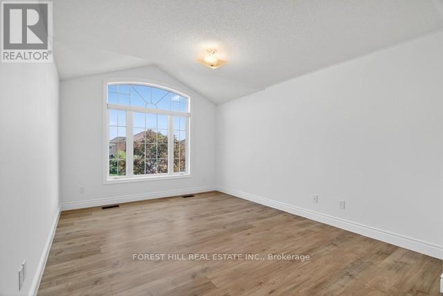 22 Baltic Street, Richmond Hill, Ontario  L4B 4H8 - Photo 14 - N12448017