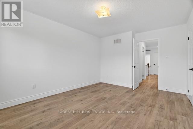 22 Baltic Street, Richmond Hill, Ontario  L4B 4H8 - Photo 19 - N12448017