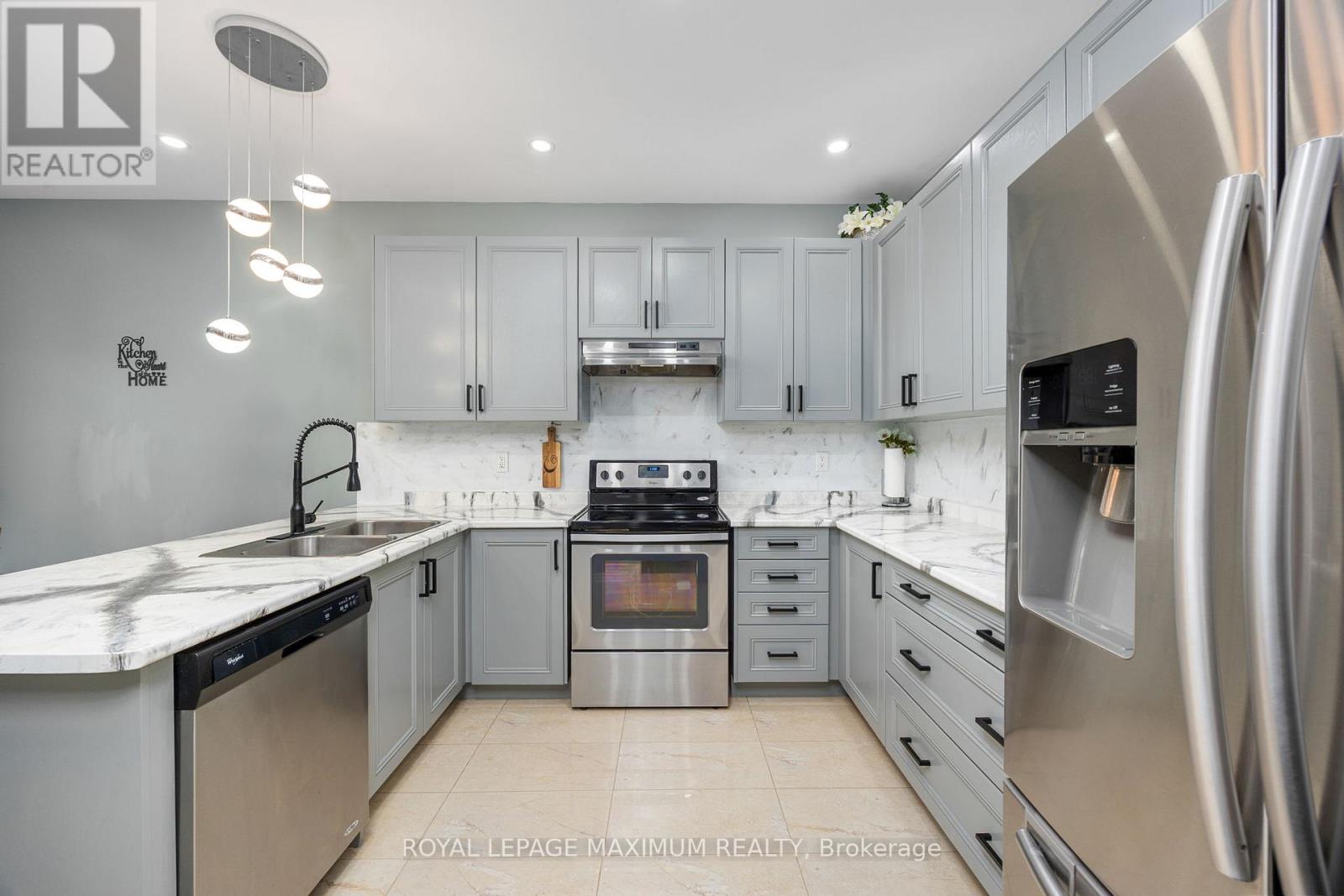 32 Battalion Drive, Essa (Angus), Ontario  L0M 1B4 - Photo 15 - N12448029