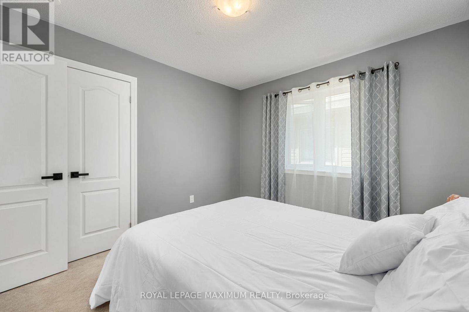 32 Battalion Drive, Essa (Angus), Ontario  L0M 1B4 - Photo 23 - N12448029