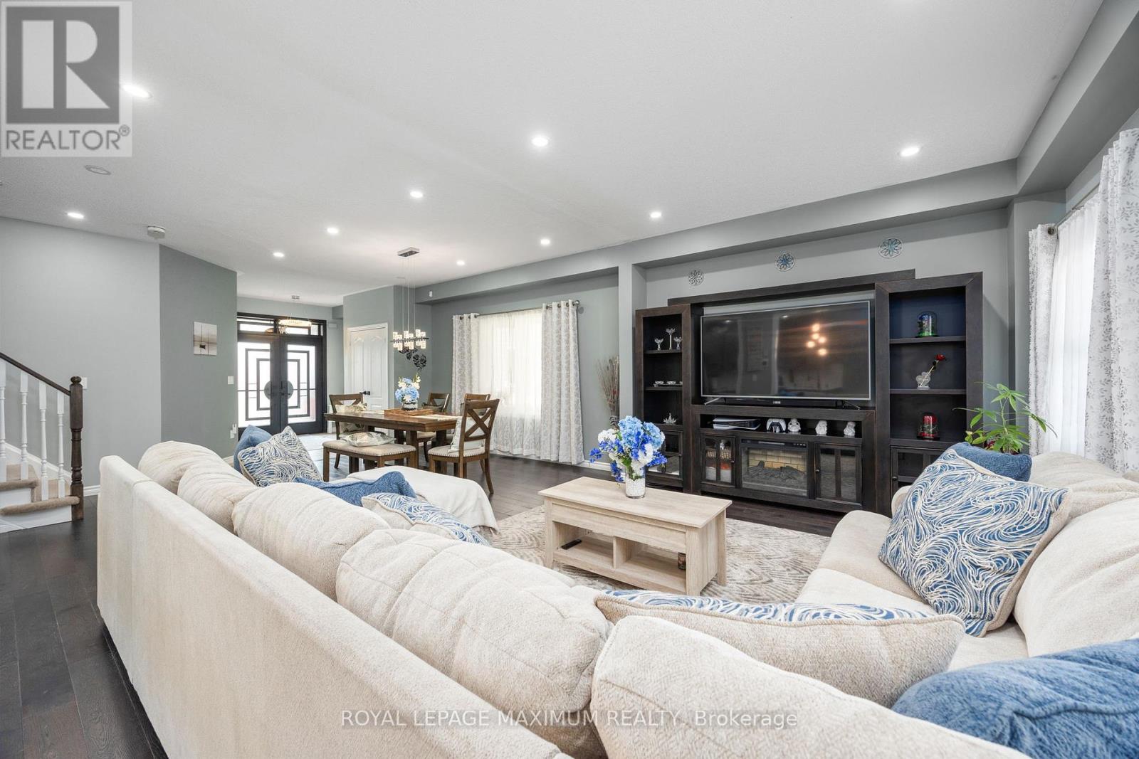 32 Battalion Drive, Essa (Angus), Ontario  L0M 1B4 - Photo 7 - N12448029