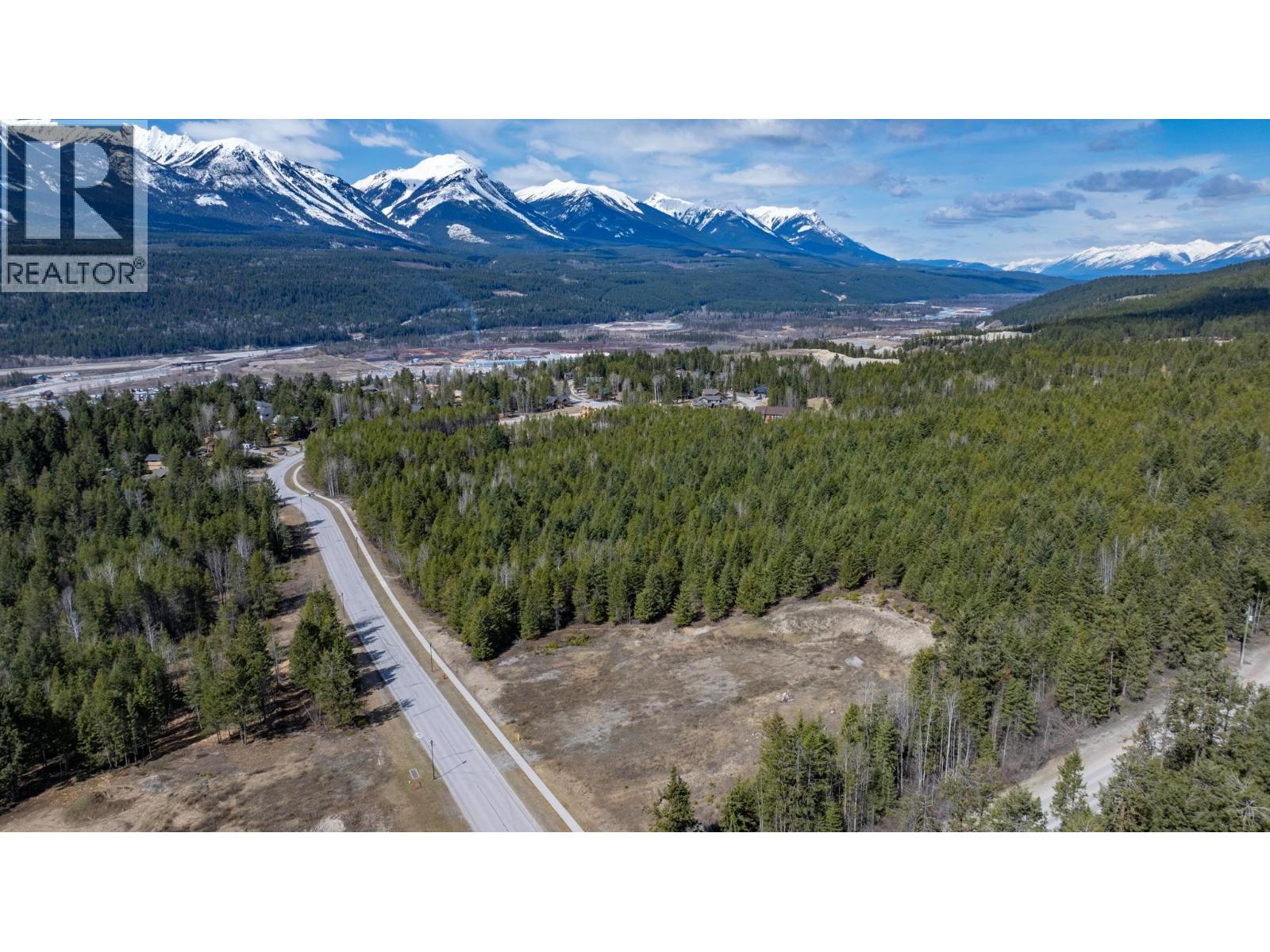 401 GOLDEN DONALD UPPER Road, golden, British Columbia