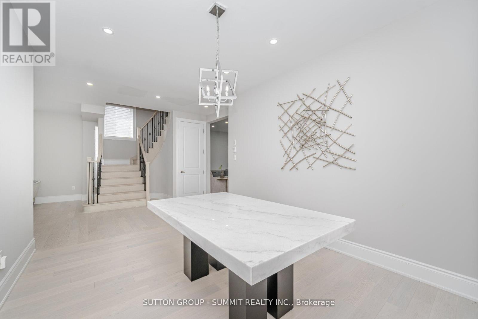 16 Westminster Circle, Barrie (Innis-Shore), Ontario  L4M 0A3 - Photo 10 - S12448021