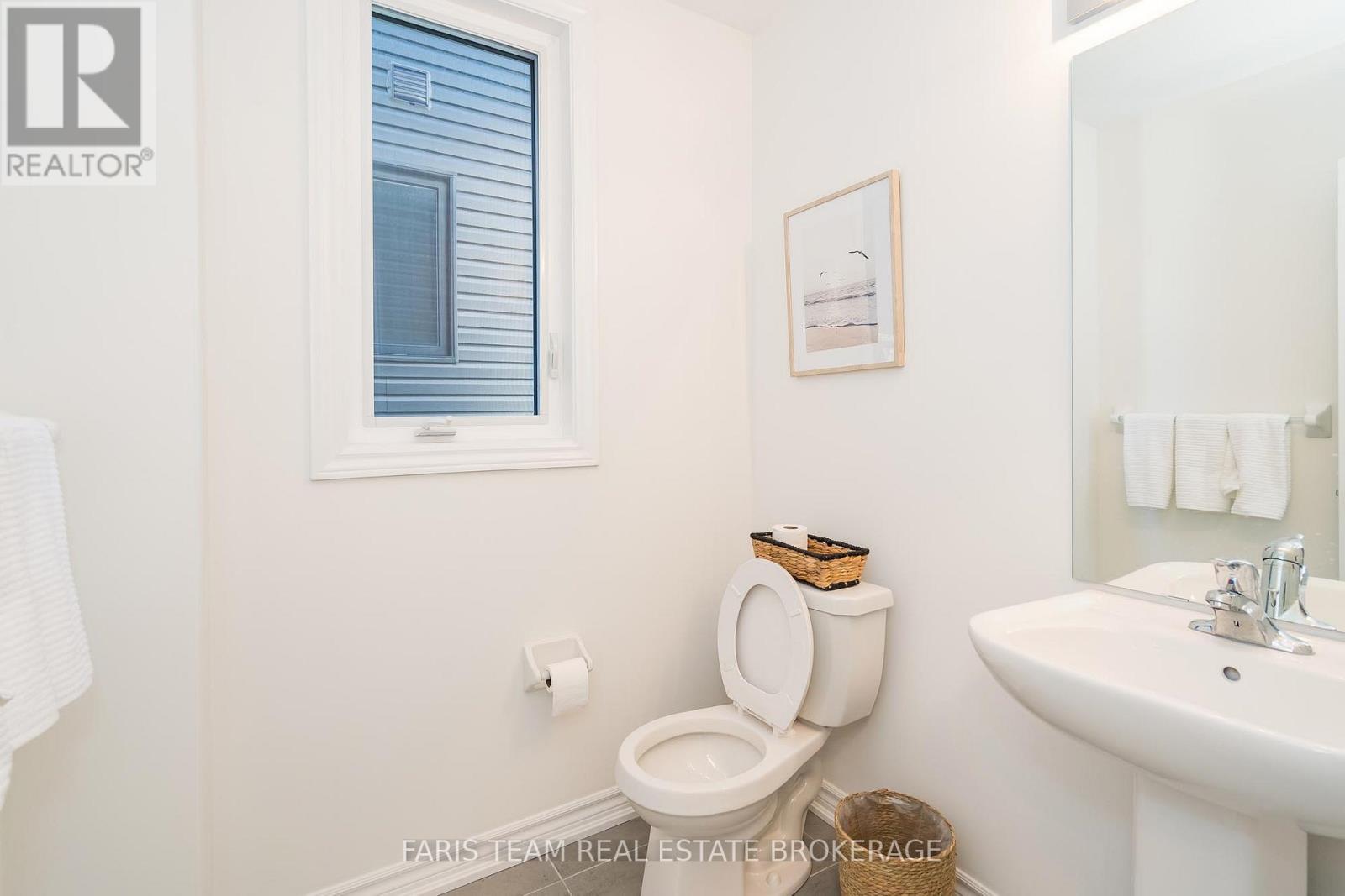 89 Berkely Street, Wasaga Beach, Ontario  L9Z 2N5 - Photo 25 - S12448048