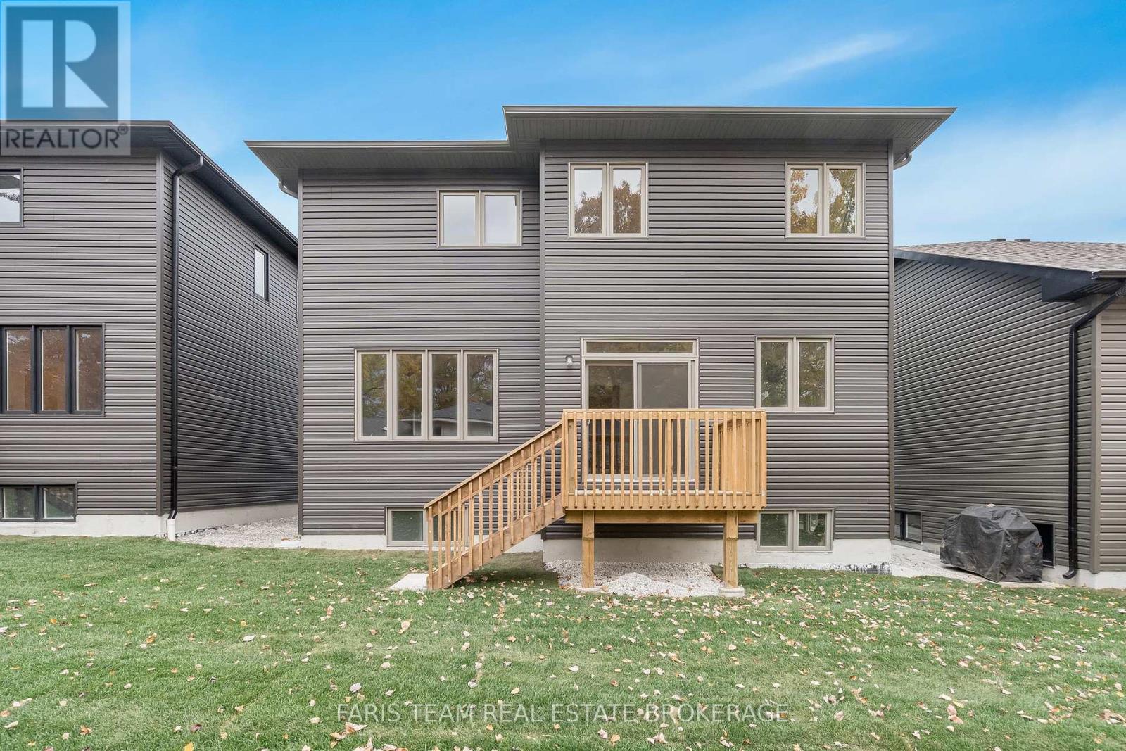 89 Berkely Street, Wasaga Beach, Ontario  L9Z 2N5 - Photo 40 - S12448048