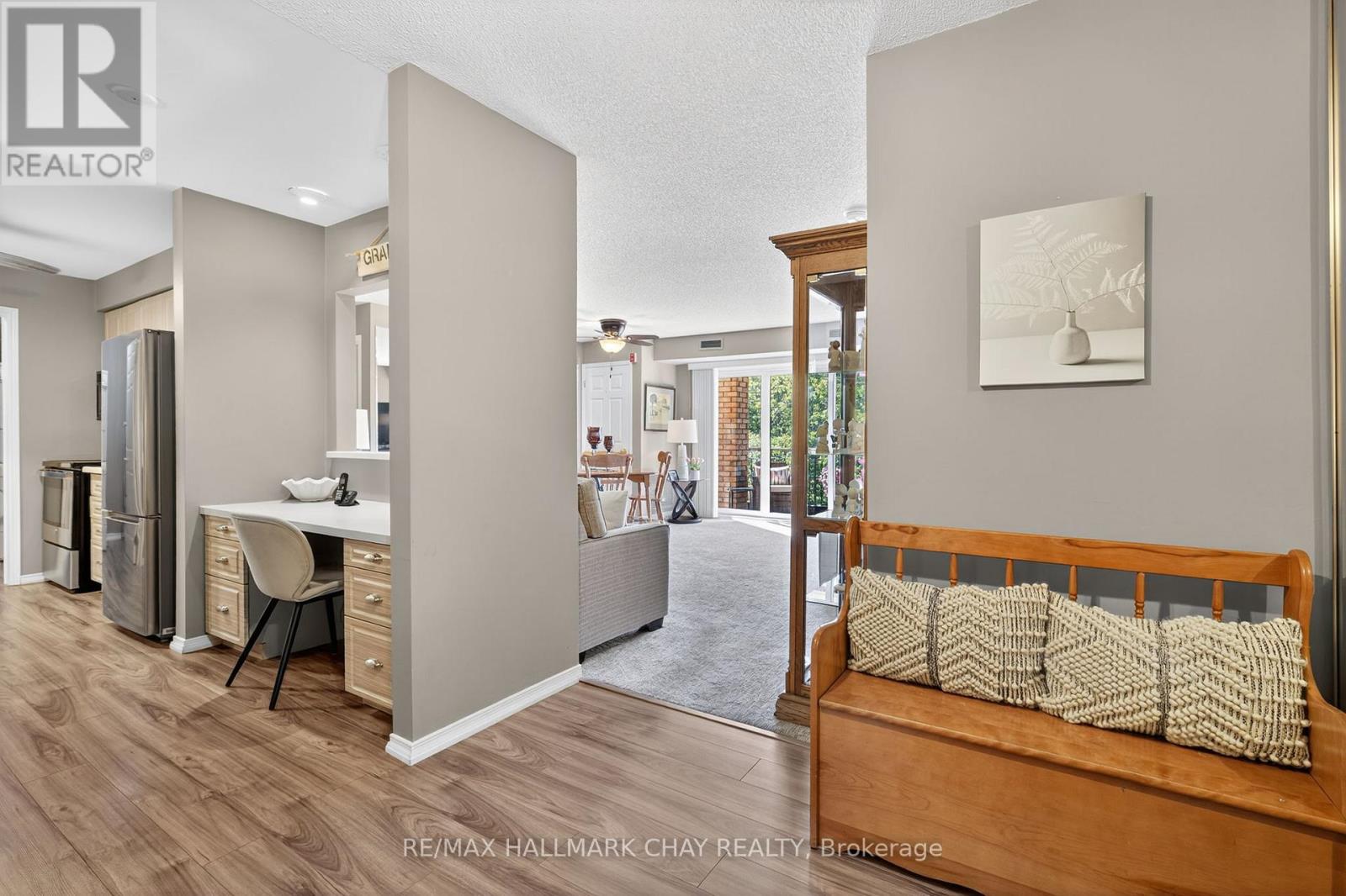 124 - 10 Coulter Street, Barrie (Sunnidale), Ontario  L4N 6S1 - Photo 2 - S12448070