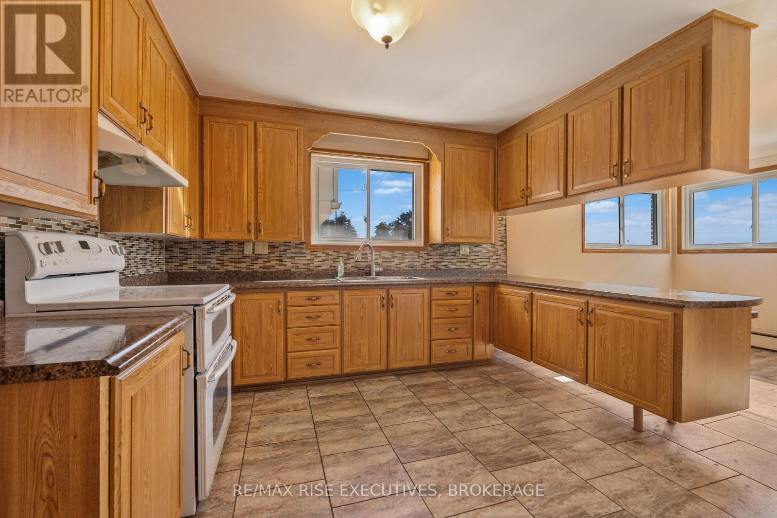 19 North Street, Loyalist, Ontario  K0H 2H0 - Photo 11 - X12448093