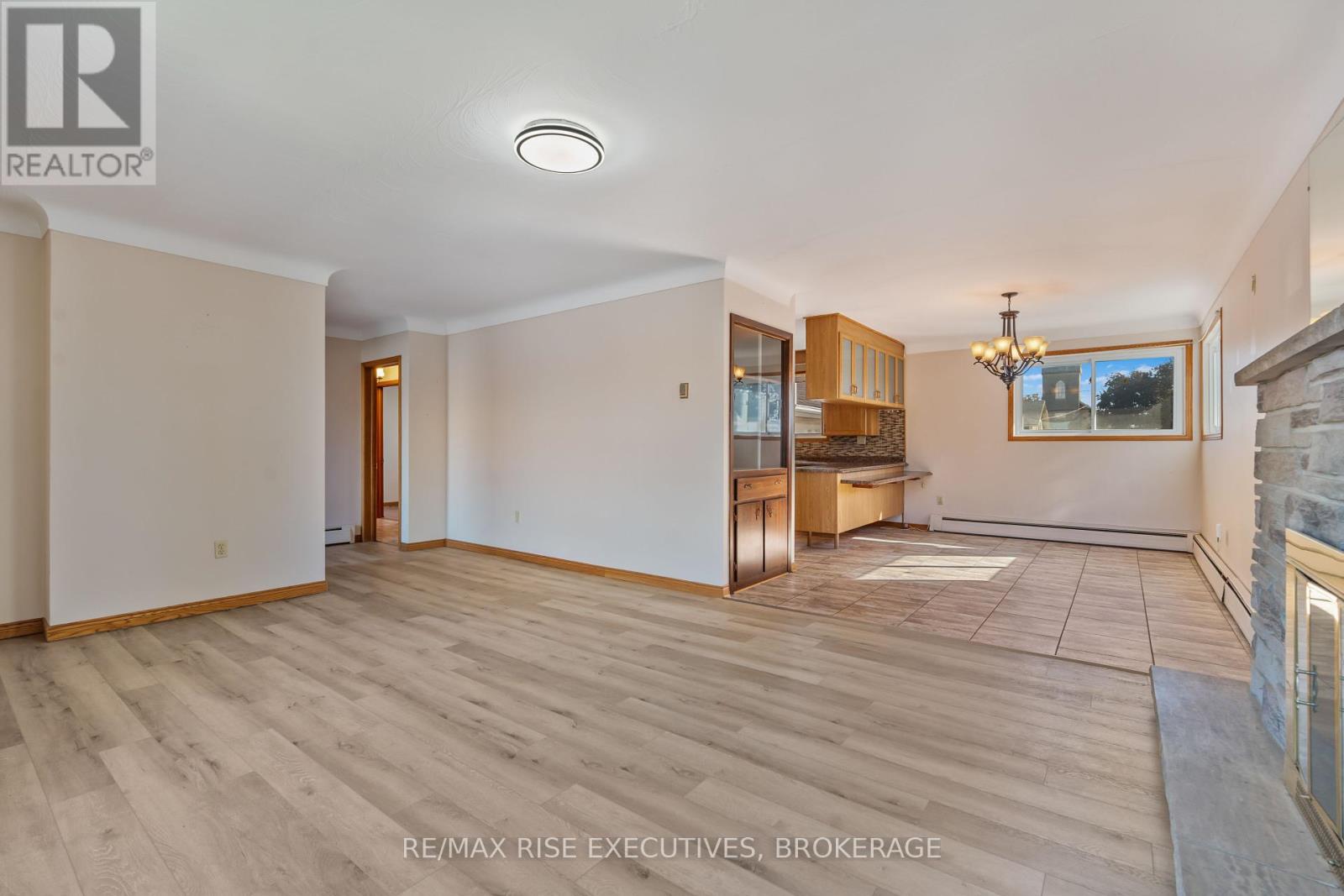 19 North Street, Loyalist, Ontario  K0H 2H0 - Photo 5 - X12448093