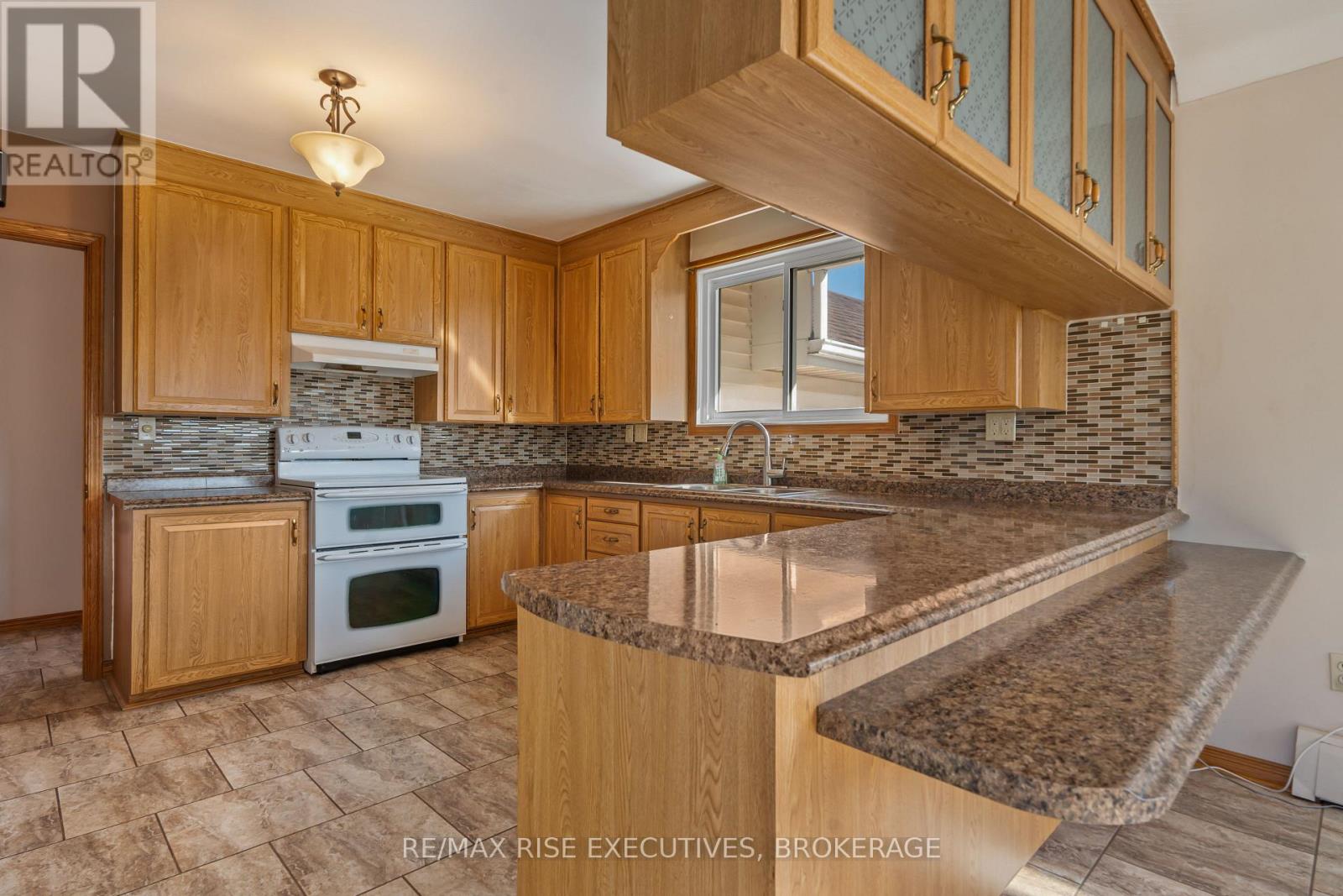 19 North Street, Loyalist, Ontario  K0H 2H0 - Photo 9 - X12448093