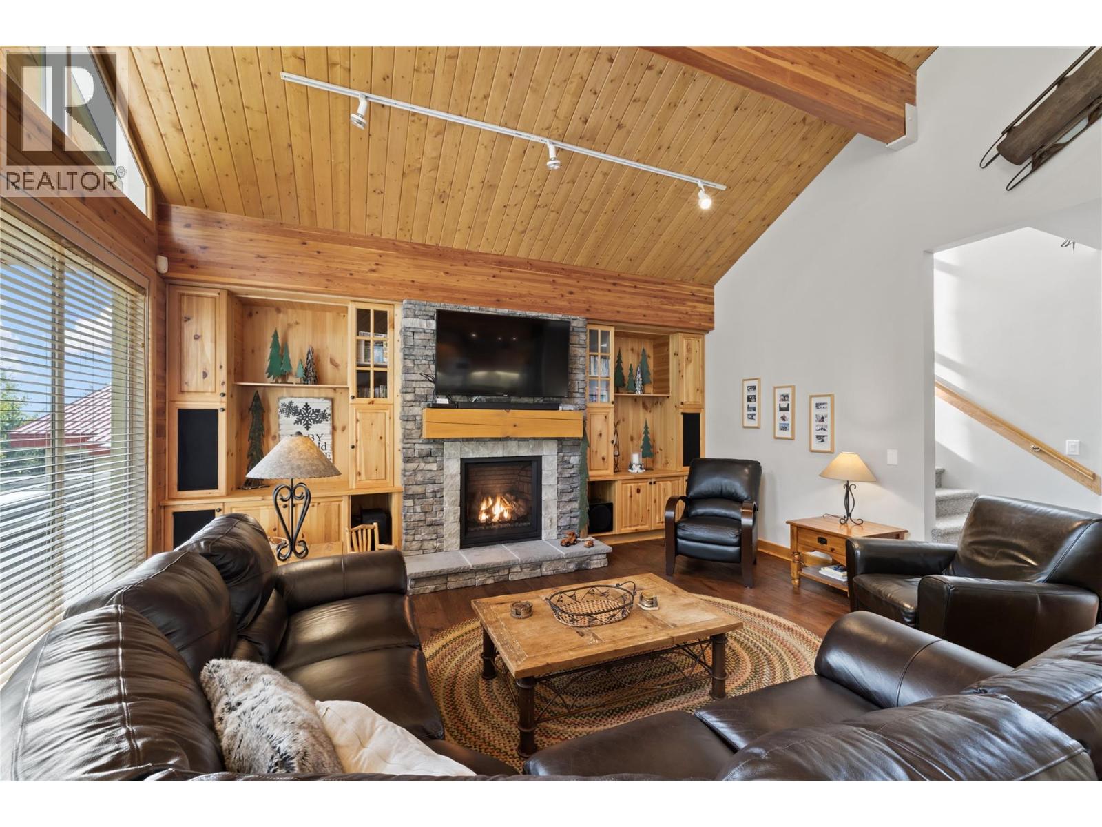 5946 Snow Pines Crescent Unit# A Big White Photo 6