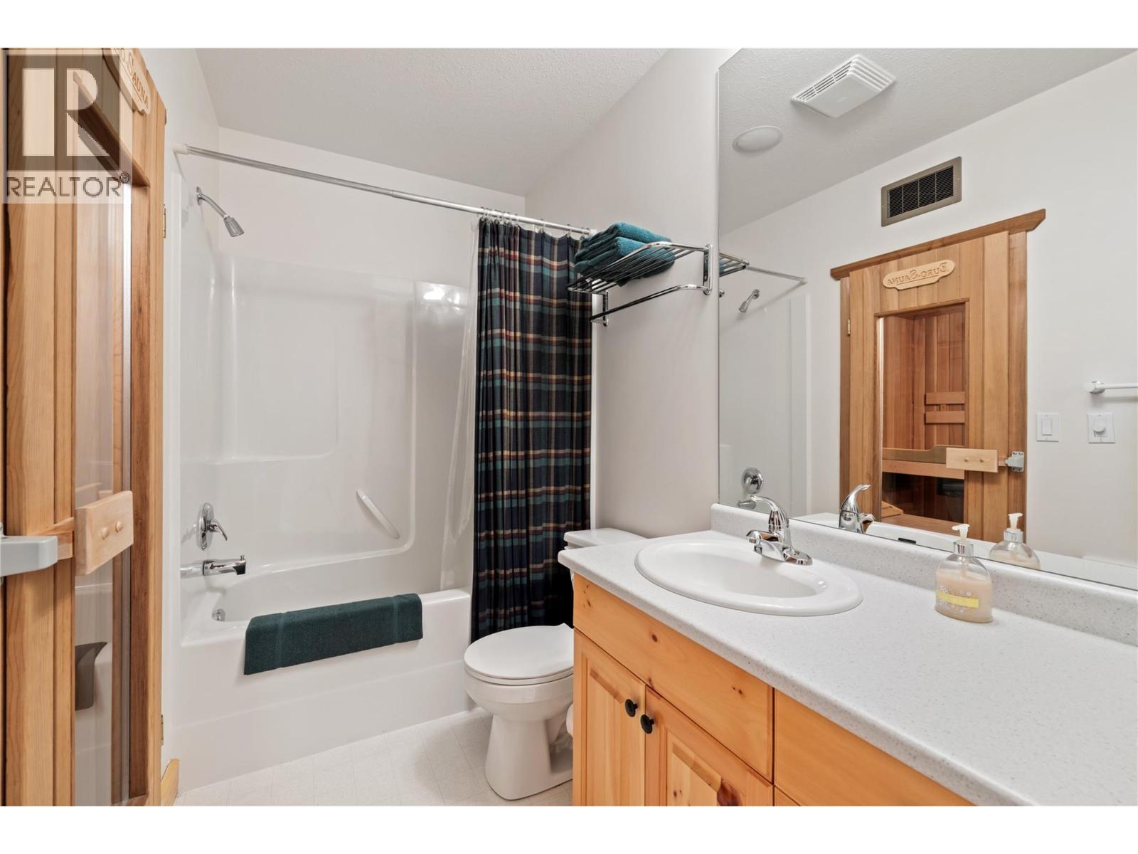 5946 Snow Pines Crescent Unit# A Big White Photo 38