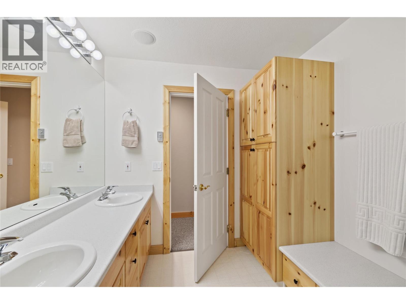 5946 Snow Pines Crescent Unit# A Big White Photo 27