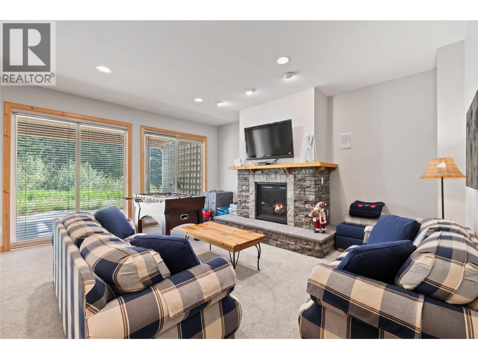 5946 Snow Pines Crescent Unit# A Big White Photo 34