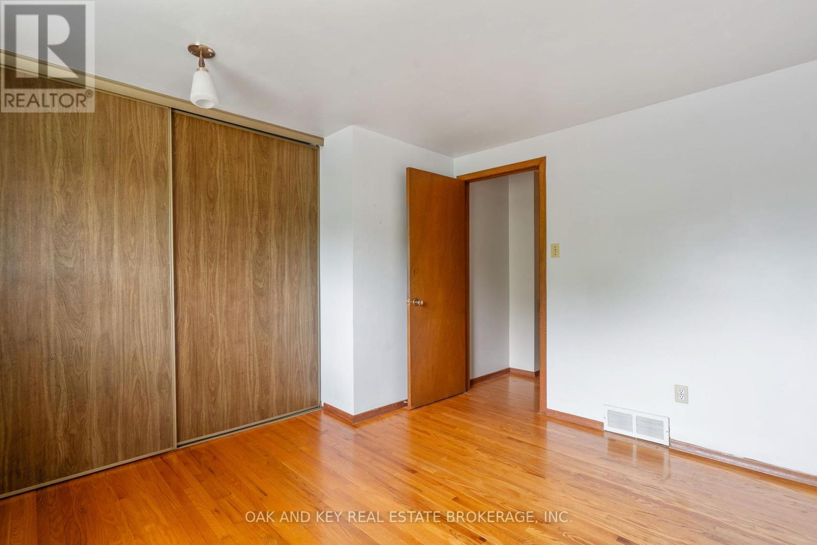 180 Belmont Drive W, London South (South O), Ontario  N6J 2E5 - Photo 24 - X12448096