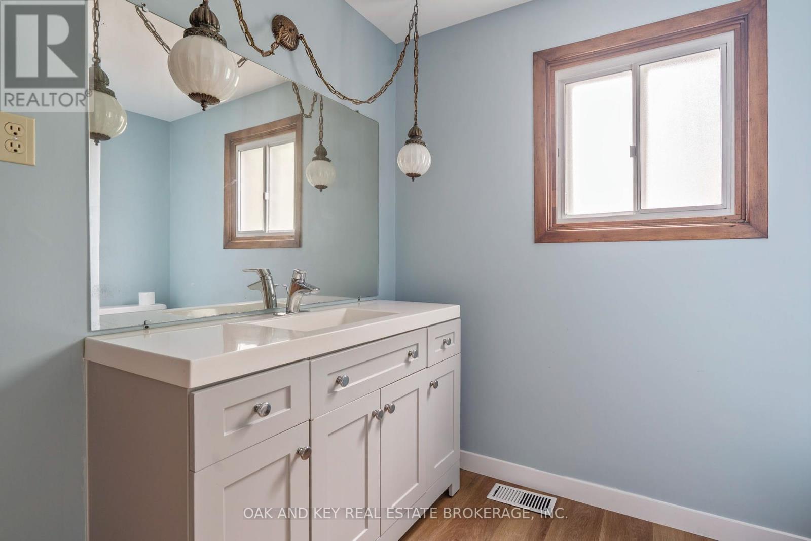 180 Belmont Drive W, London South (South O), Ontario  N6J 2E5 - Photo 25 - X12448096