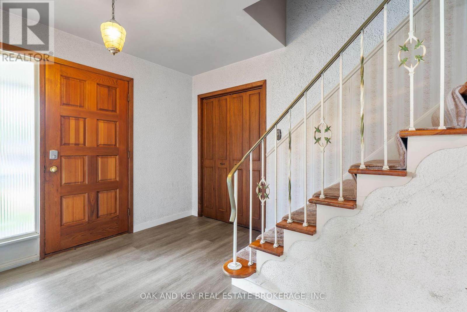 180 Belmont Drive W, London South (South O), Ontario  N6J 2E5 - Photo 4 - X12448096