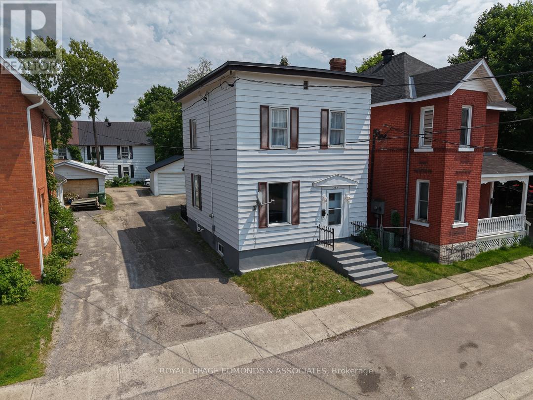 303 Murray Street W, Pembroke, Ontario  K8A 4P1 - Photo 2 - X12448103
