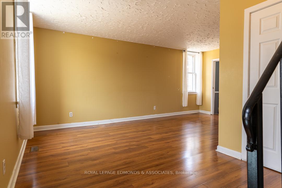 303 Murray Street W, Pembroke, Ontario  K8A 4P1 - Photo 7 - X12448103