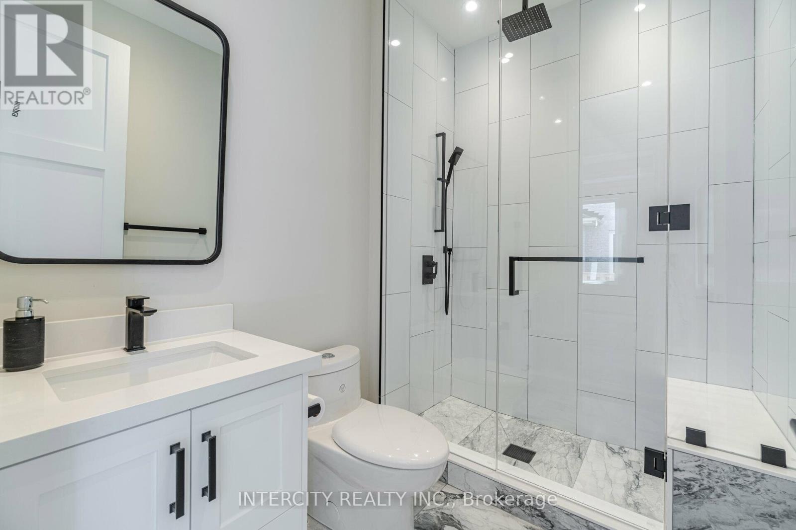 23 Lockheed Boulevard S, Toronto, Ontario  M9P 2H5 - Photo 11 - W12447968