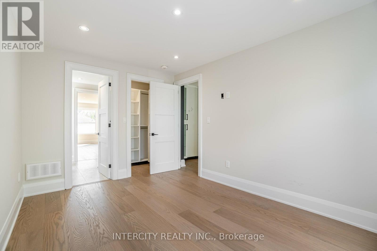 23 Lockheed Boulevard S, Toronto, Ontario  M9P 2H5 - Photo 21 - W12447968