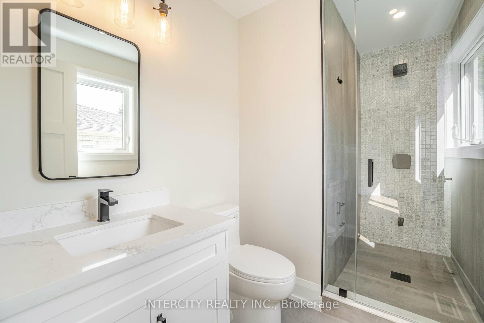 23 Lockheed Boulevard S, Toronto, Ontario  M9P 2H5 - Photo 23 - W12447968