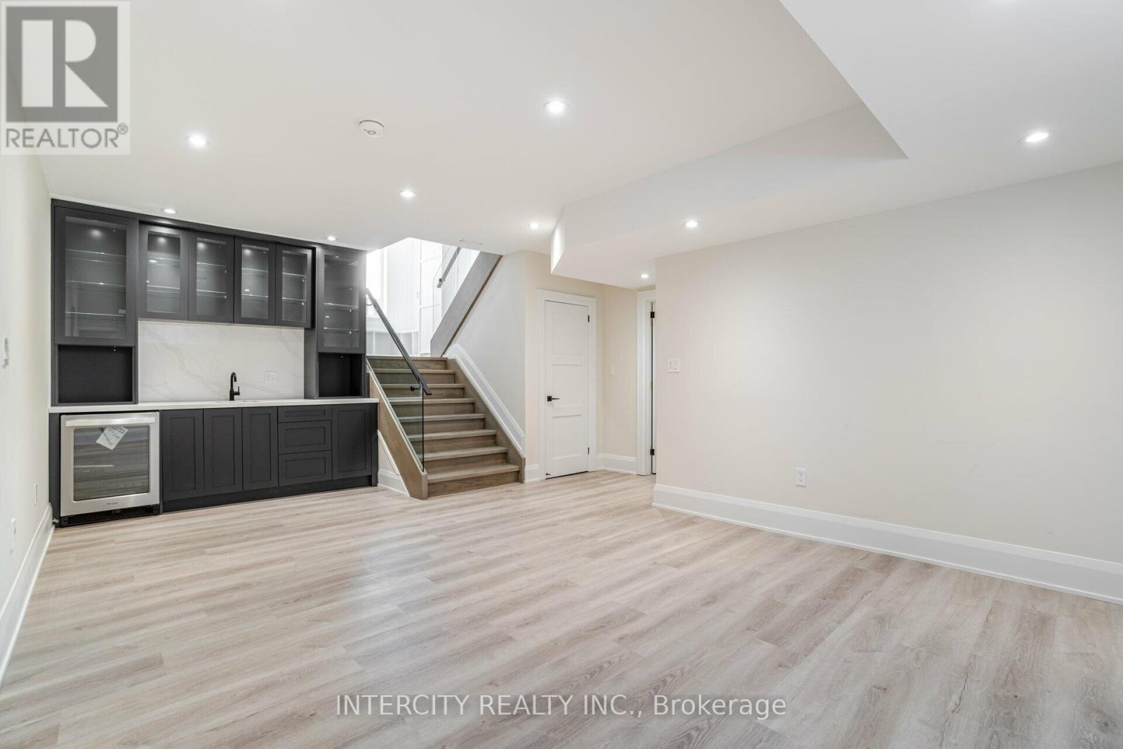 23 Lockheed Boulevard S, Toronto, Ontario  M9P 2H5 - Photo 25 - W12447968