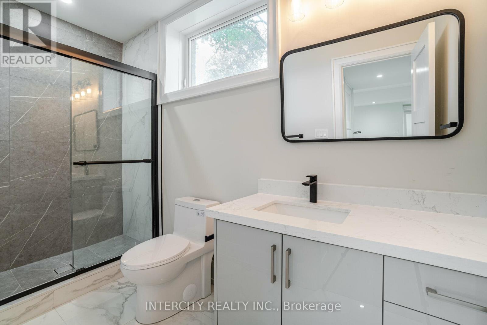 23 Lockheed Boulevard S, Toronto, Ontario  M9P 2H5 - Photo 28 - W12447968