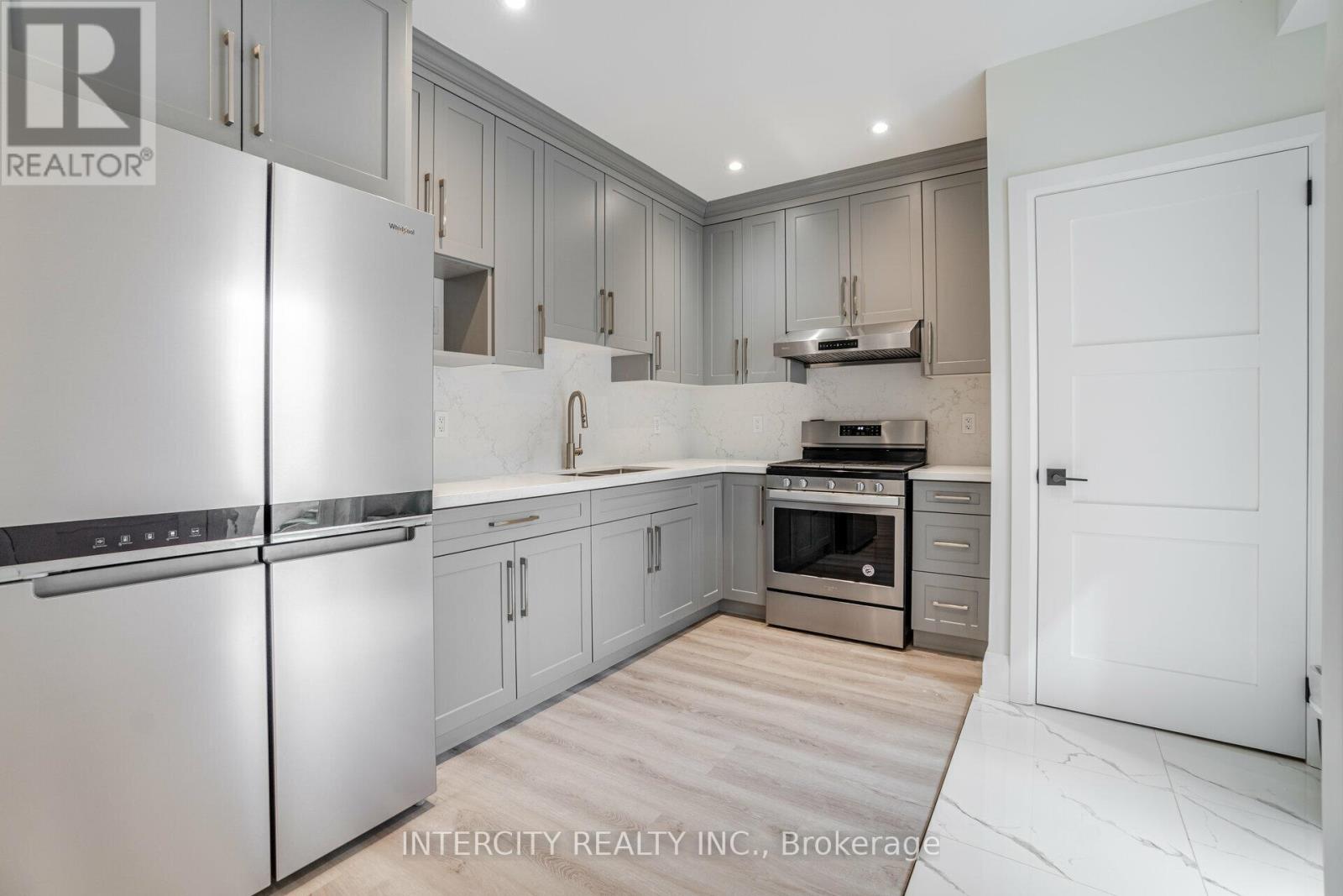23 Lockheed Boulevard S, Toronto, Ontario  M9P 2H5 - Photo 31 - W12447968
