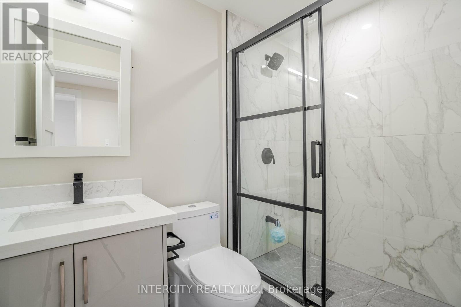 23 Lockheed Boulevard S, Toronto, Ontario  M9P 2H5 - Photo 34 - W12447968
