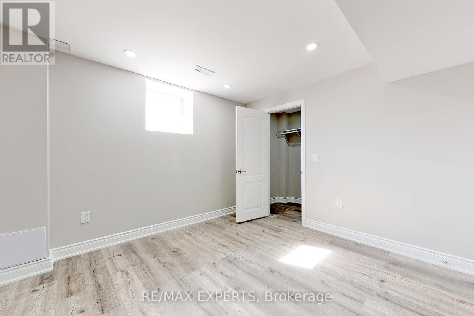 16 Helderman Street, Caledon, Ontario  L7C 3V2 - Photo 12 - W12447971