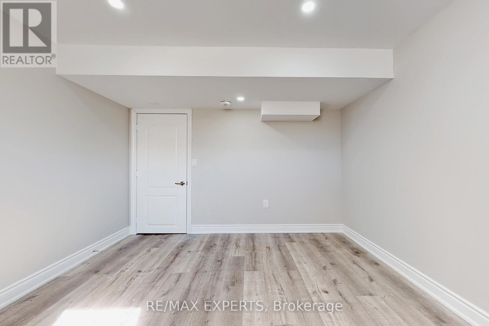 16 Helderman Street, Caledon, Ontario  L7C 3V2 - Photo 16 - W12447971