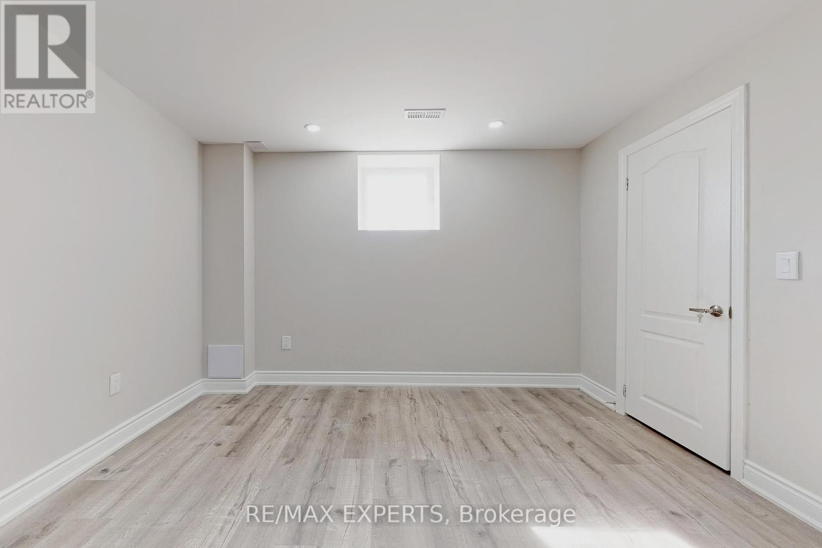 16 Helderman Street, Caledon, Ontario  L7C 3V2 - Photo 17 - W12447971
