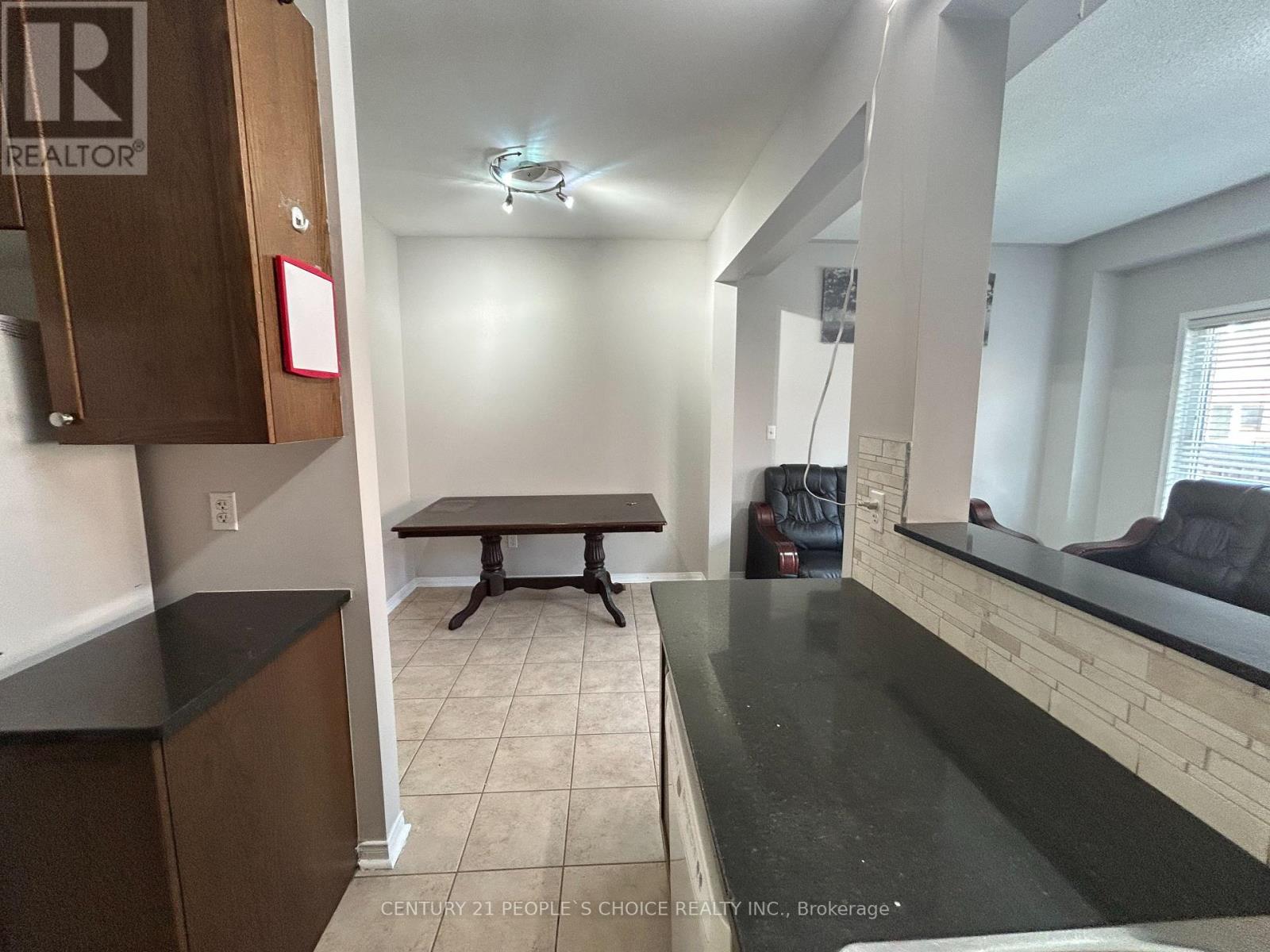 (Upper) - 80 Gulfbrook Circle, Brampton, Ontario  L6Z 0G5 - Photo 3 - W12447975