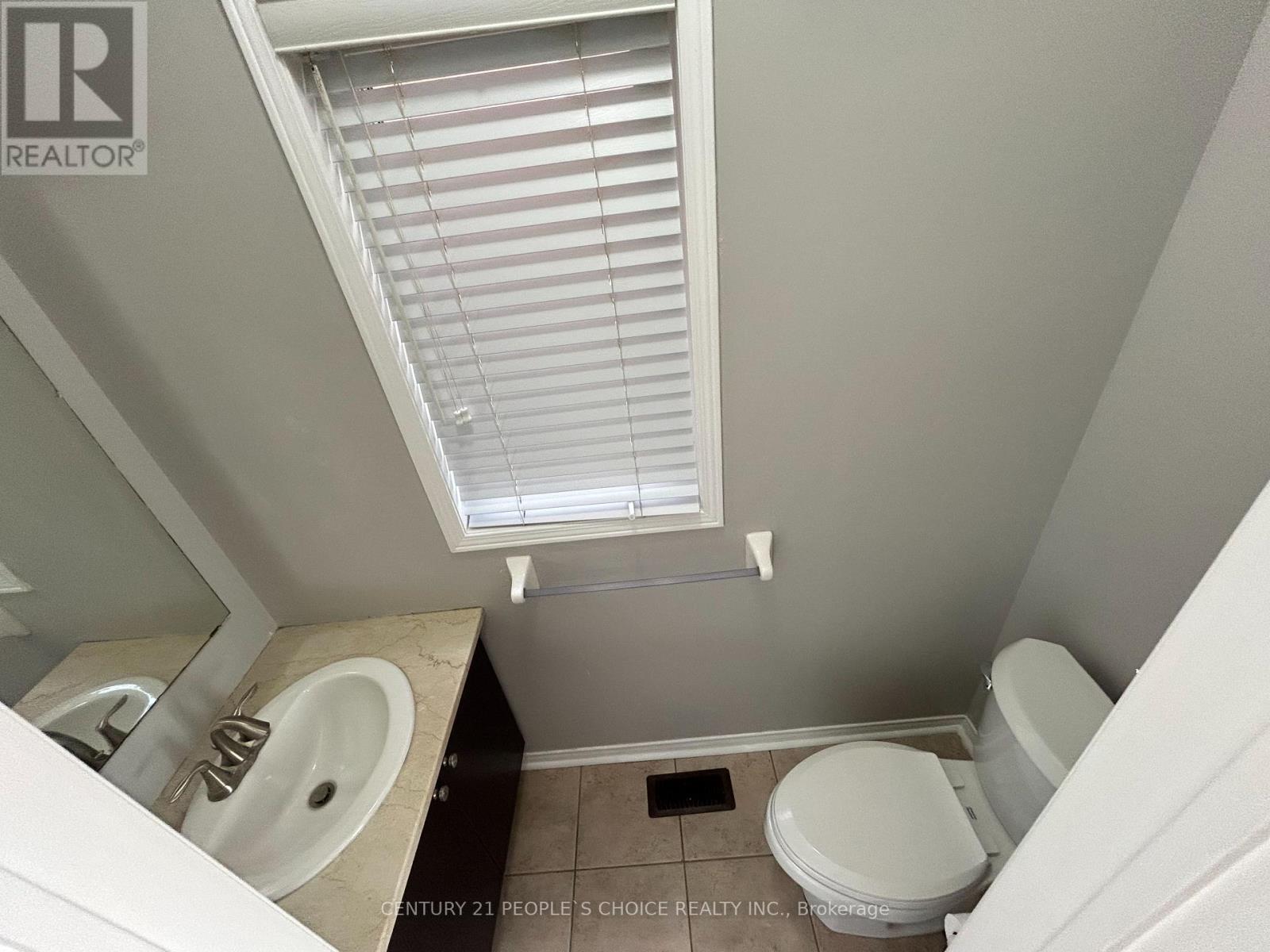 (Upper) - 80 Gulfbrook Circle, Brampton, Ontario  L6Z 0G5 - Photo 8 - W12447975